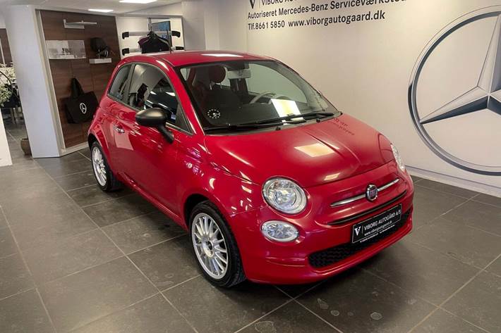 Rød Fiat 500 fra 2018