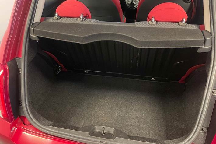 Rød Fiat 500 fra 2018