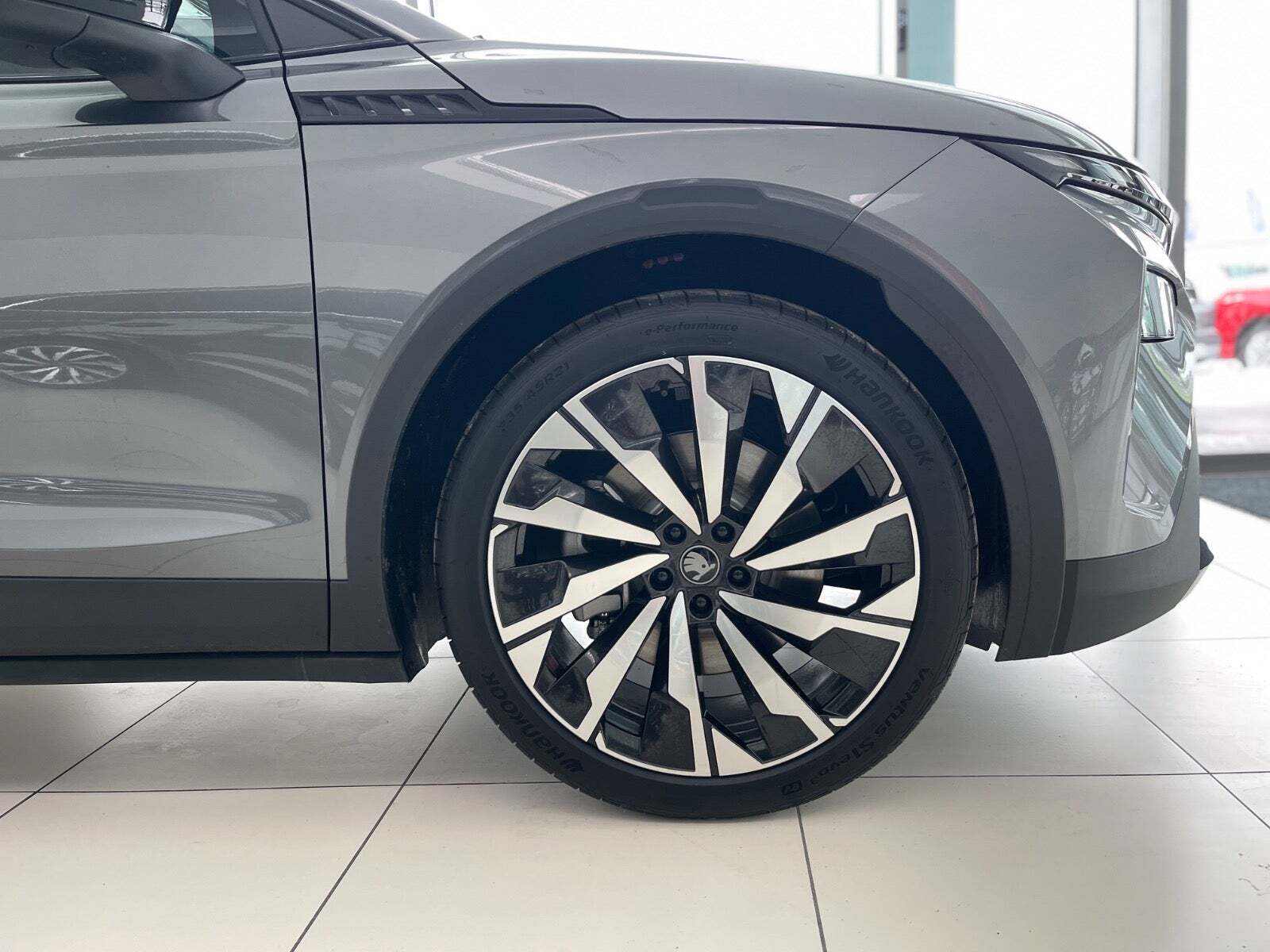 Grå Skoda Elroq fra 2026