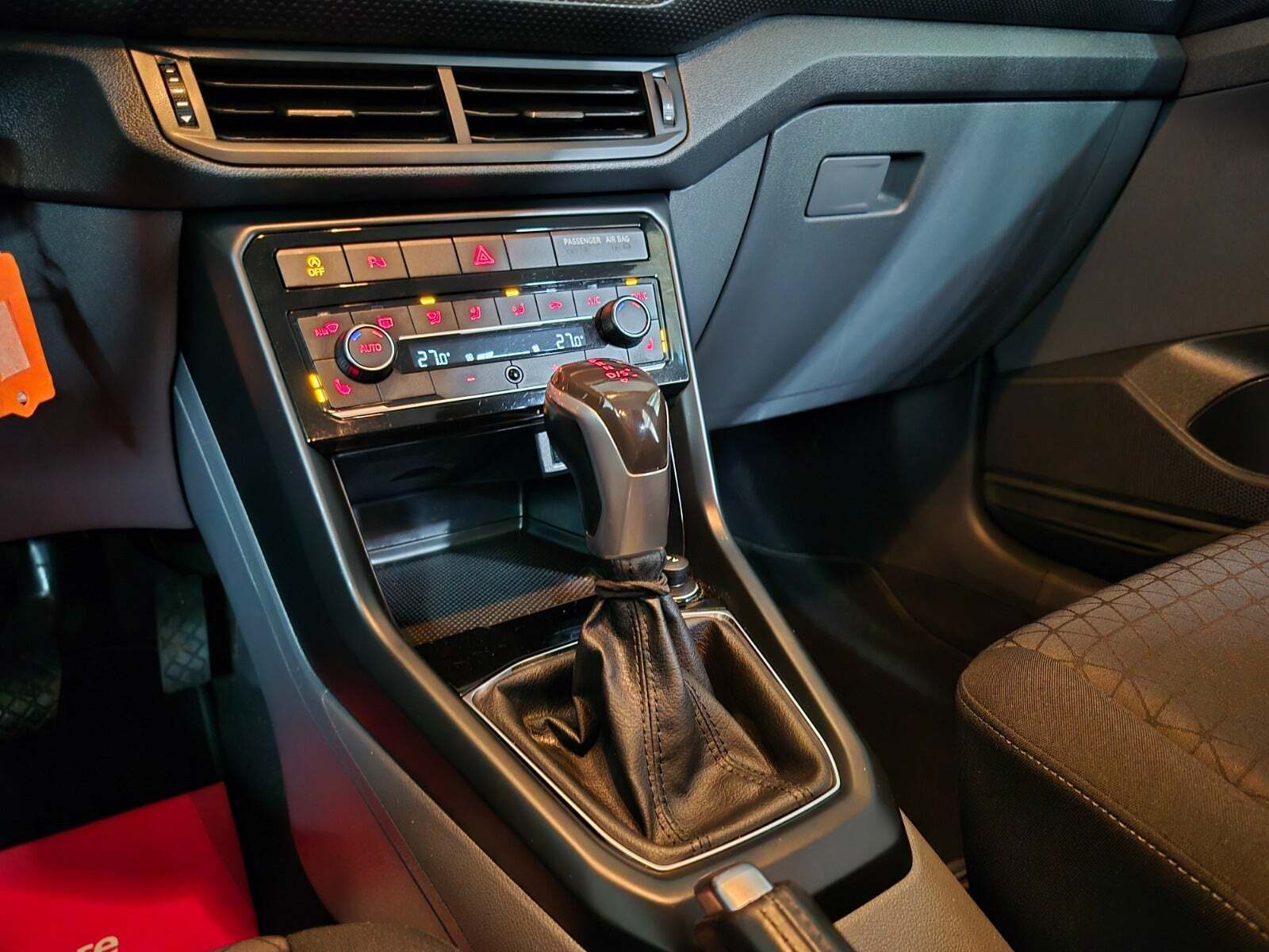 Sort VW T-Cross fra 2019