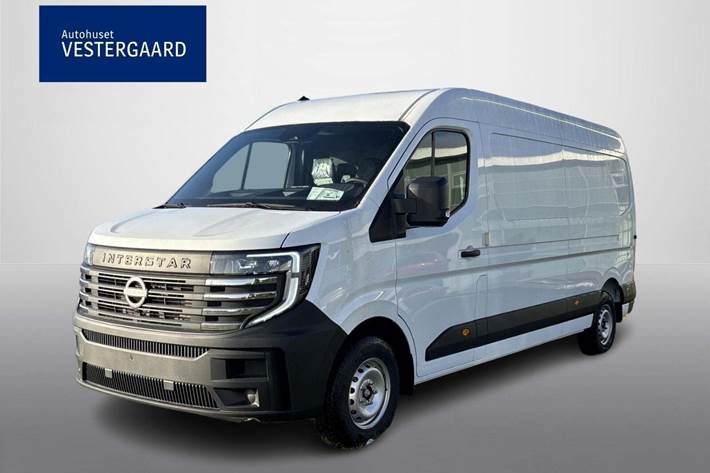 Hvid Nissan Interstar fra 2025 set udefra