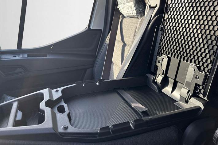 Hvid Nissan Interstar fra 2025