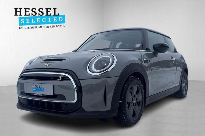 Grå Mini Cooper SE fra 2022 set udefra