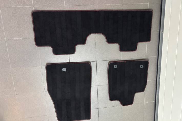 Rød Ford Mustang fra 2023