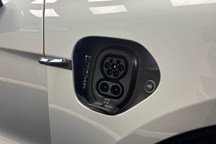 Sølv Porsche Taycan fra 2020