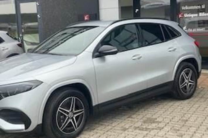 Sølv Mercedes EQB 250+ fra 2025