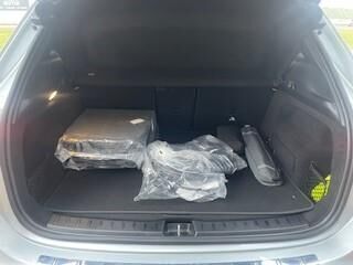 Sølv Mercedes EQB 250+ fra 2025