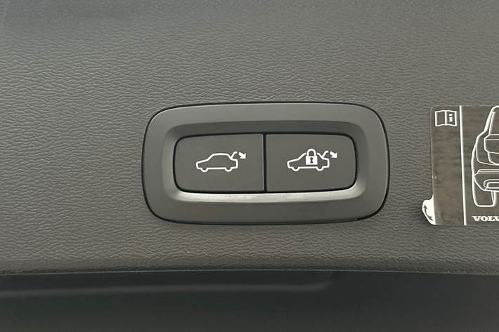 Grå Volvo XC40 fra 2021