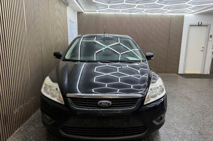 Sort Ford Focus fra 2008