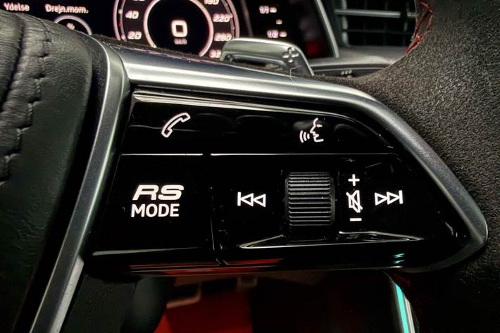 Grå Audi RS7 fra 2020