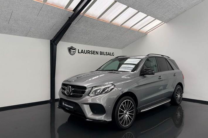 Grå Mercedes GLE350 d fra 2016