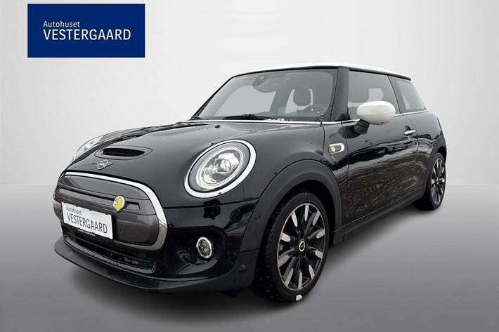 Sort Mini Cooper SE fra 2021 set udefra