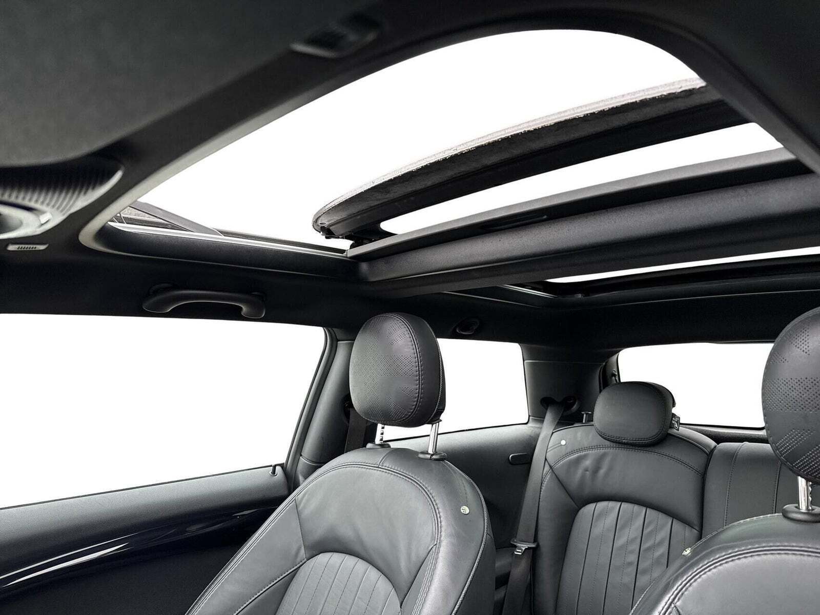 Sort Mini Cooper SE fra 2021