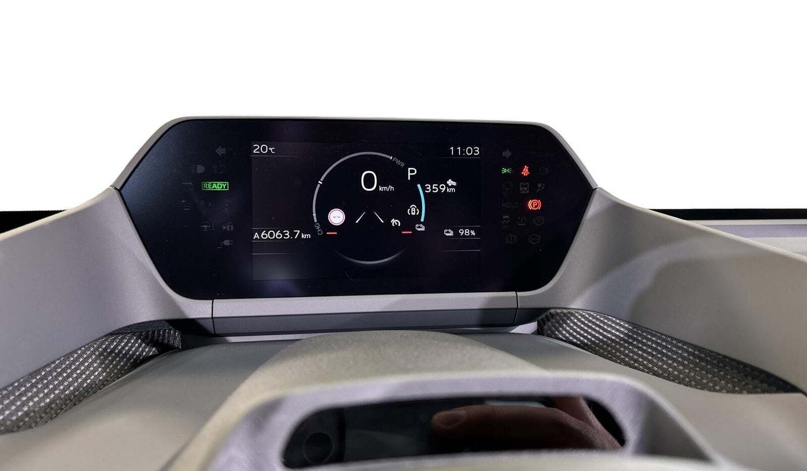 Hvid Toyota BZ4X fra 2023