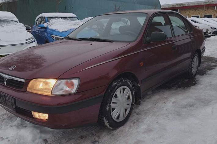undefined Toyota Carina E fra 1996 set udefra