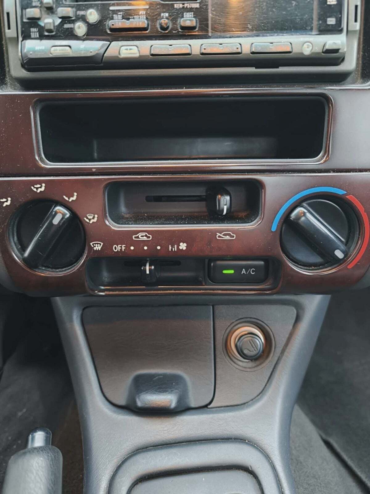 undefined Toyota Carina E fra 1996 set indefra