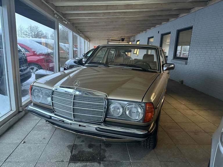 Mercedes 230 E 2,3