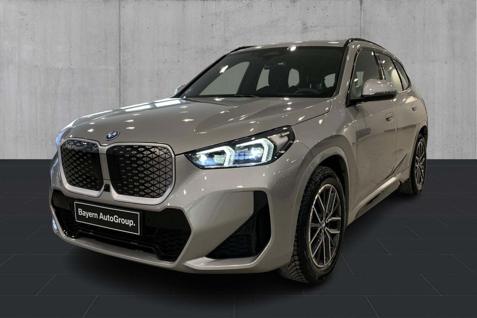 undefined BMW iX1 fra 2026 set udefra