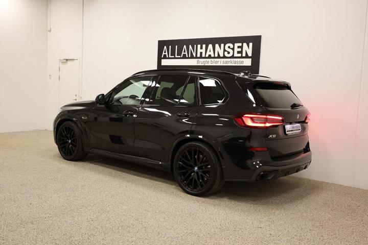 Sort BMW X5 fra 2022