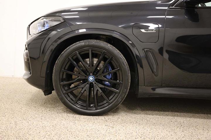 Sort BMW X5 fra 2022