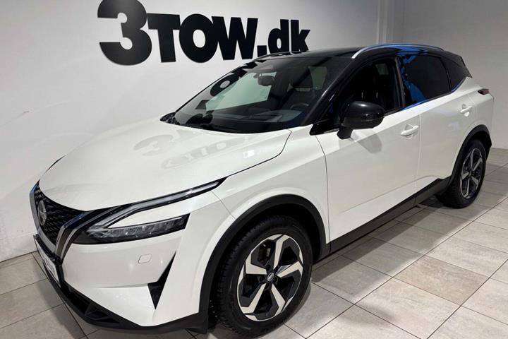 Hvid Nissan Qashqai fra 2021 set udefra