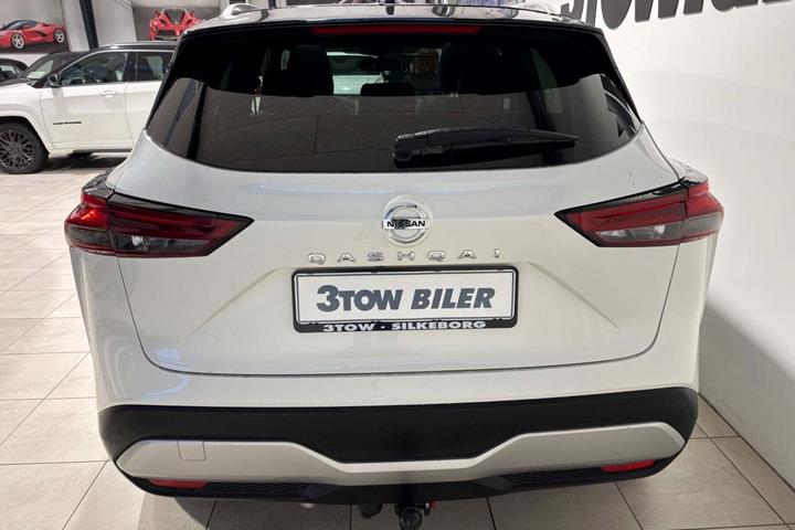 Hvid Nissan Qashqai fra 2021