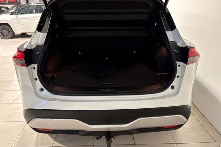 Hvid Nissan Qashqai fra 2021