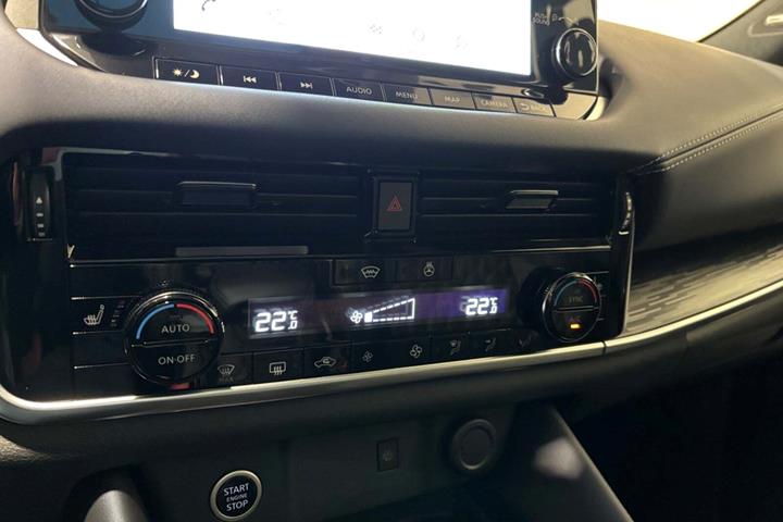 Hvid Nissan Qashqai fra 2021