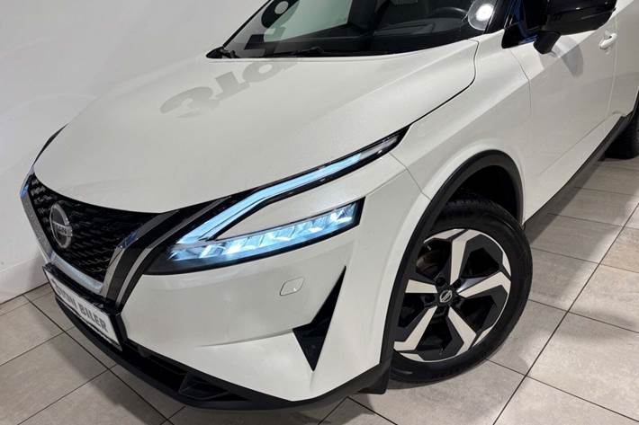 Hvid Nissan Qashqai fra 2021