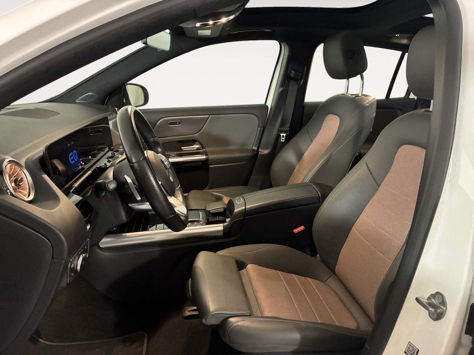 Mercedes EQA250 Electric Art