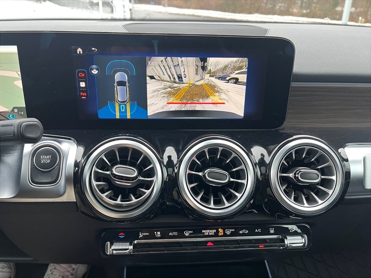 Sølv Mercedes EQB 250+ fra 2025