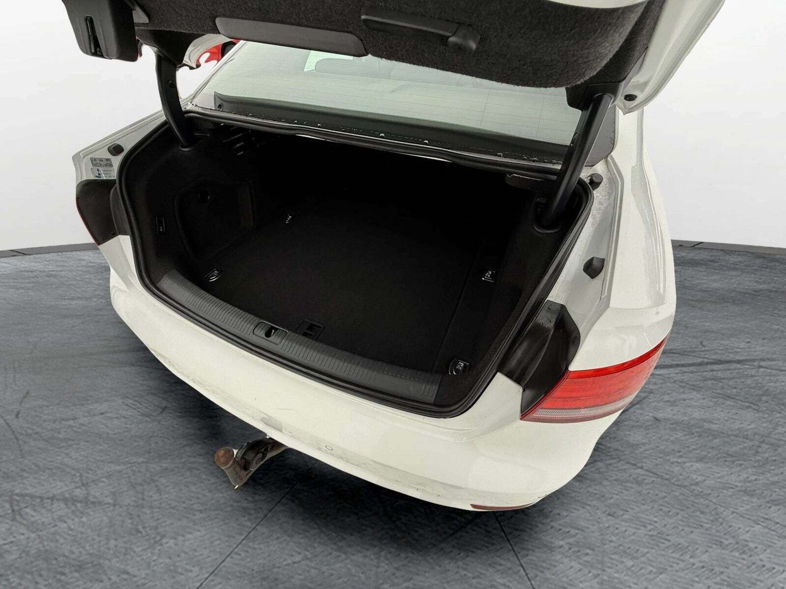 Audi A4 2,0 TDi 150 S-tr.