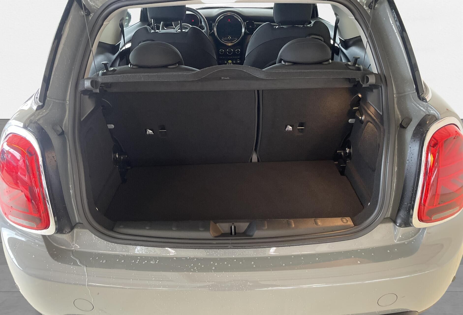 Grå Mini Cooper fra 2022