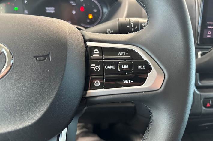 Hvid Toyota Proace Max fra 2025