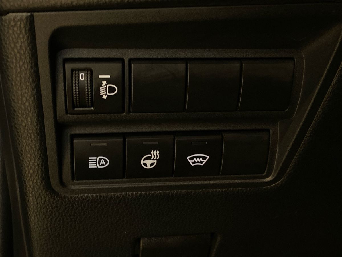 Grå Toyota Yaris Cross fra 2024