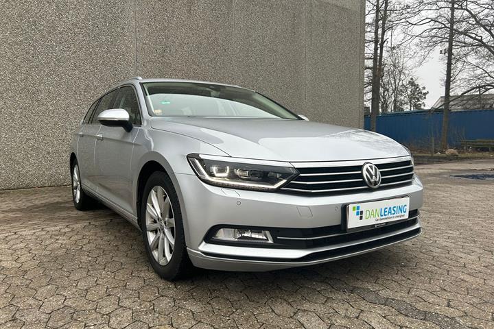 Sølv VW Passat fra 2015