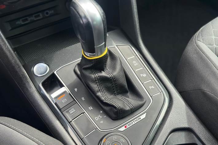 Grå VW Tiguan fra 2018