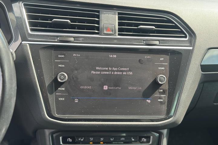 Grå VW Tiguan fra 2018