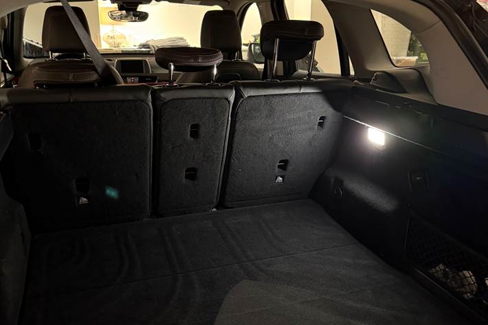 Grå BMW X1 fra 2016