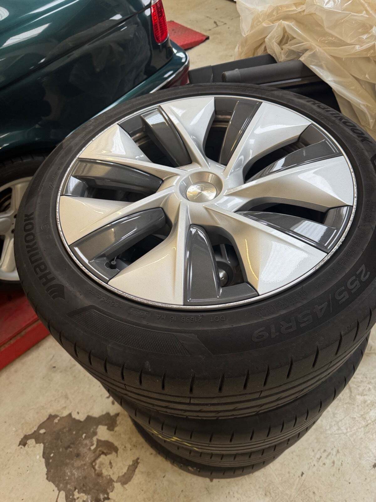 undefined Tesla Model Y fra 2023