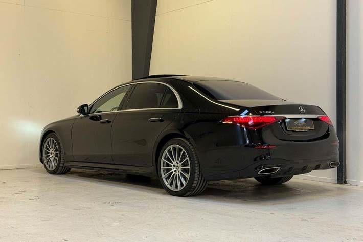 Sort Mercedes S580 e fra 2022