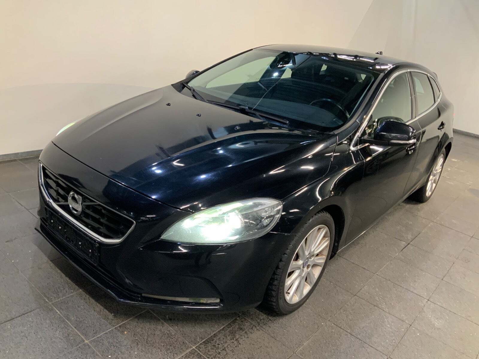 Volvo V40 2,0 D4 177 Momentum aut.