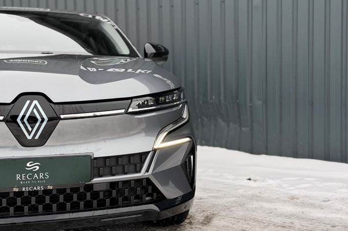Grå Renault Megane E-Tech fra 2023