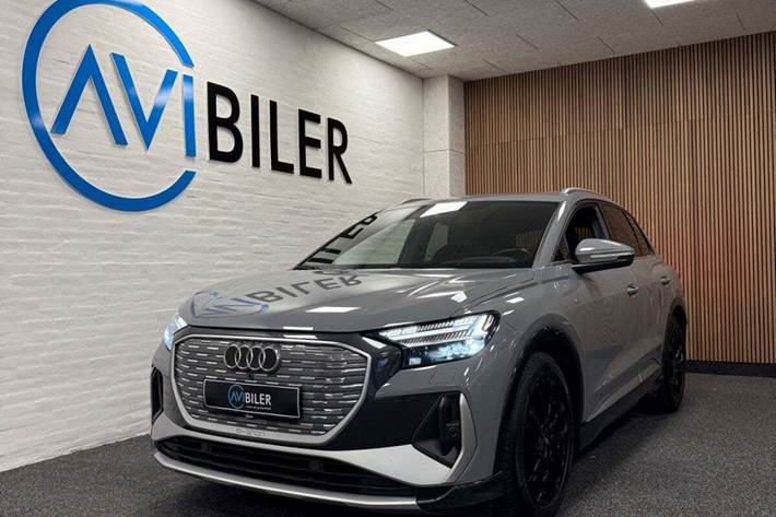 Grå Audi Q4 e-tron fra 2021 set udefra