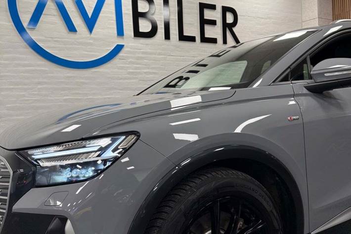 Grå Audi Q4 e-tron fra 2021