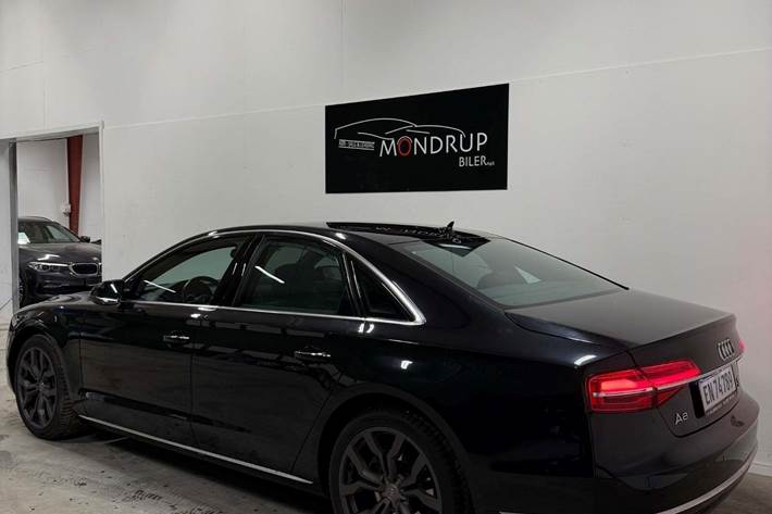 Sort Audi A8 fra 2014