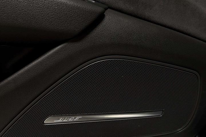 Sort Audi A8 fra 2014