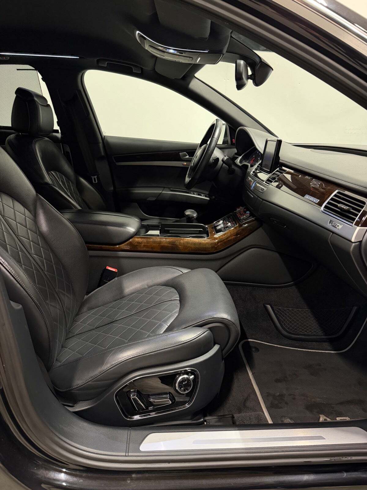 Sort Audi A8 fra 2014