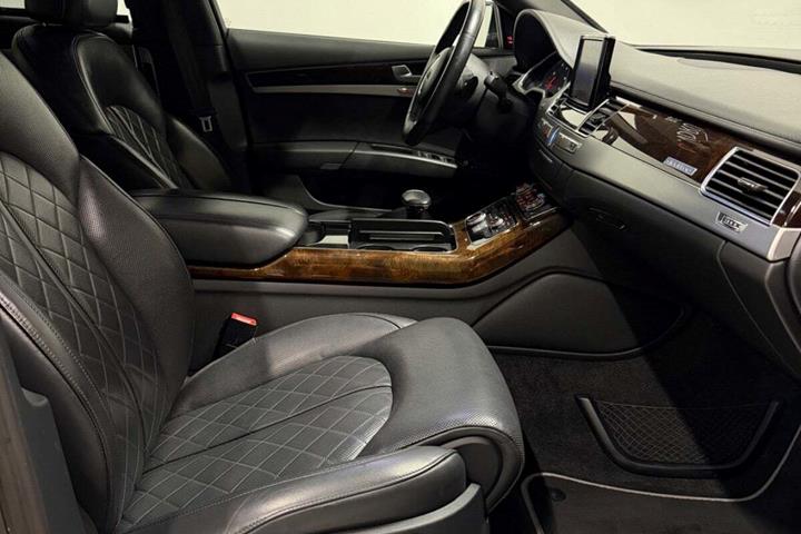 Sort Audi A8 fra 2014