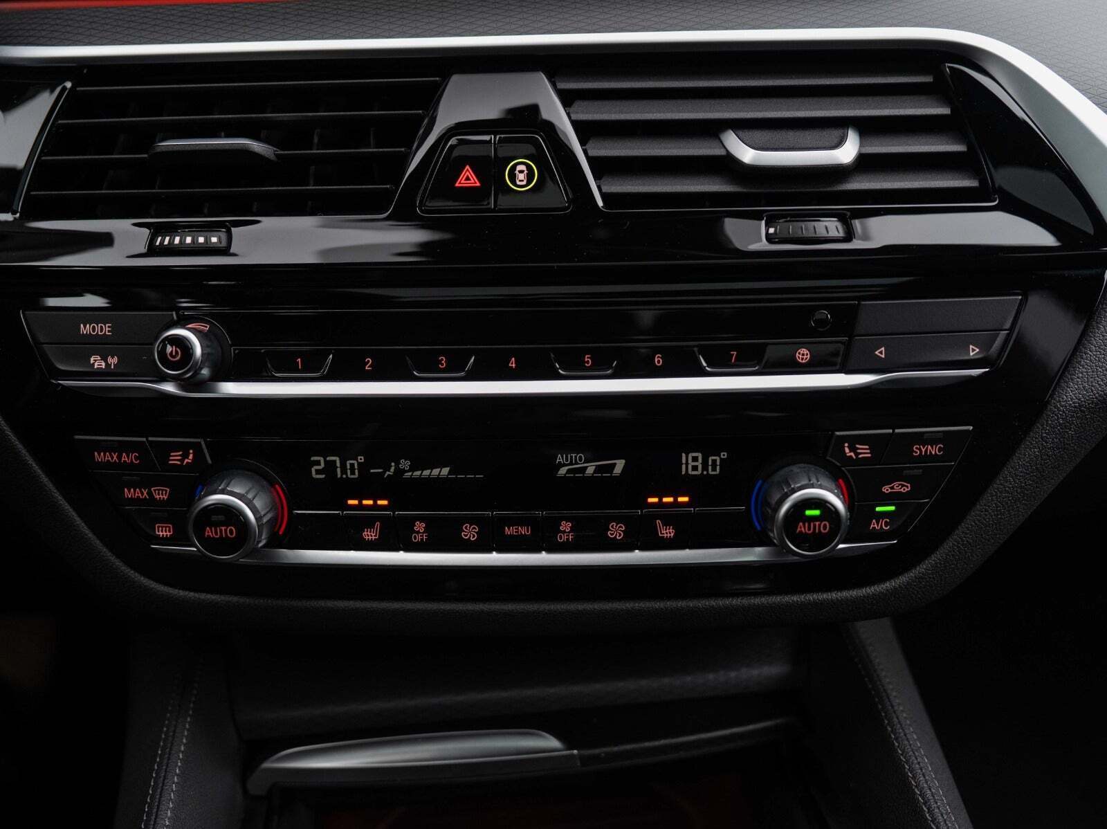 Sort BMW 530e fra 2022